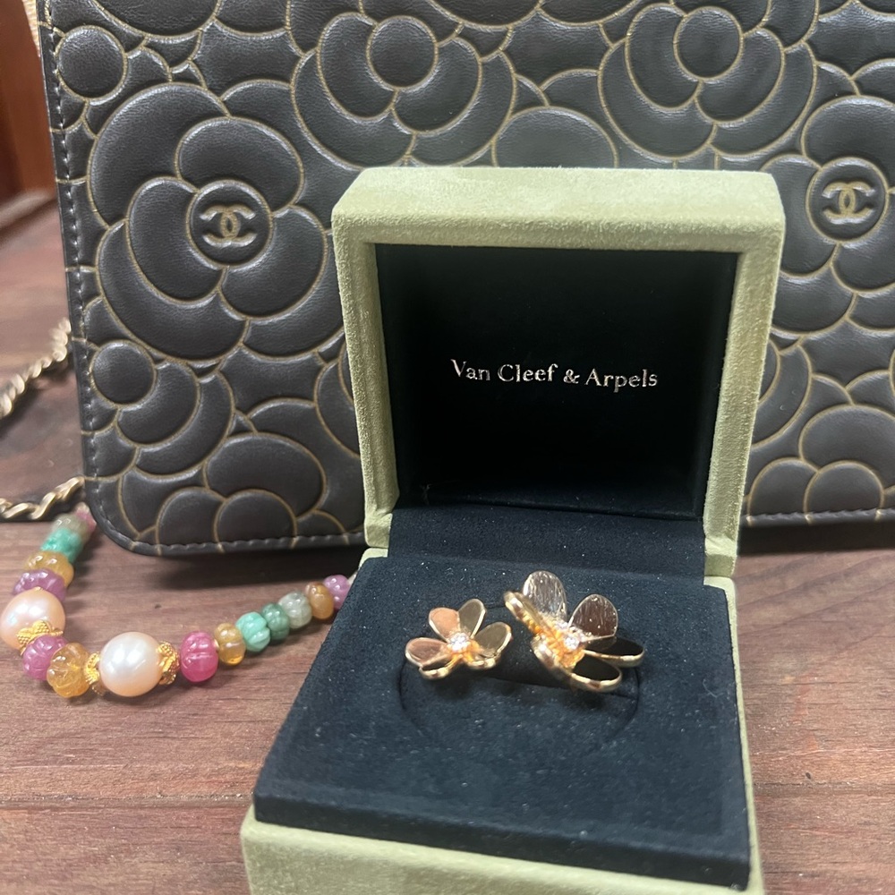 Van Cleef & Arpels Frivole Ring 18K Yellow Gold w/Diamonds size 5.75 Hold Hold - Picture 14 of 15